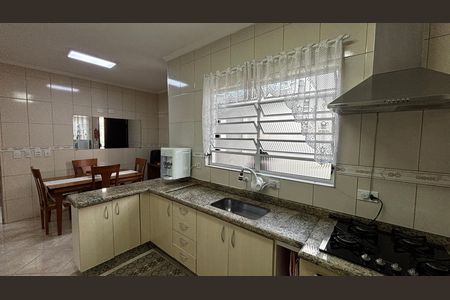 Casa à venda com 150m², 3 quartos e 2 vagas Casa à venda com 150m², 3 quartos e 2 vagasCozinha