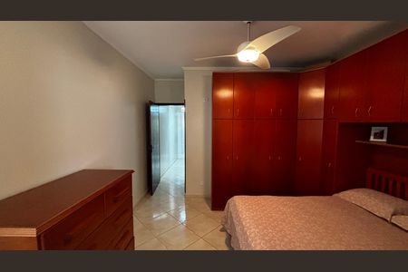 Casa à venda com 150m², 3 quartos e 2 vagas Casa à venda com 150m², 3 quartos e 2 vagasSuite