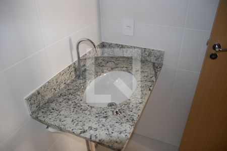 Apartamento para alugar com 64m², 2 quartos e 1 vaga Apartamento para alugar com 64m², 2 quartos e 1 vagaBanheiro