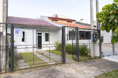Fachada de casa à venda com 2 quartos, 57m² em Hípica, Porto Alegre