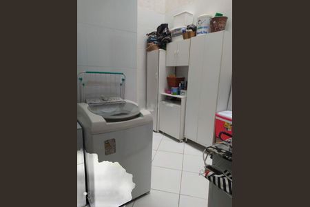 Casa à venda com 3 quartos, 90m² em Vila Carrão, São Paulo
