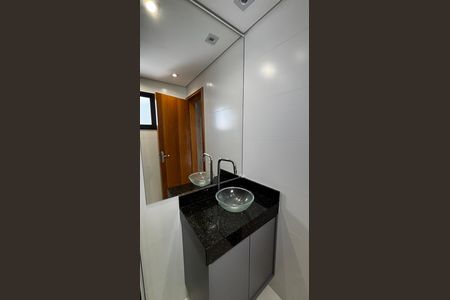 Apartamento à venda com 88m², 2 quartos e 1 vaga Apartamento à venda com 88m², 2 quartos e 1 vagaBanheiro