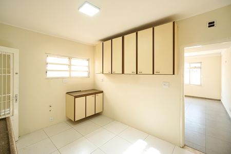 Cozinha de apartamento para alugar com 2 quartos, 80m² em Vila Carrão, São Paulo