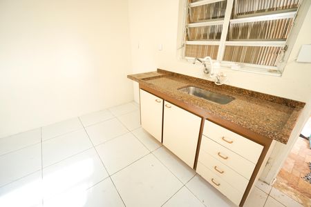 Pia de apartamento para alugar com 2 quartos, 80m² em Vila Carrão, São Paulo