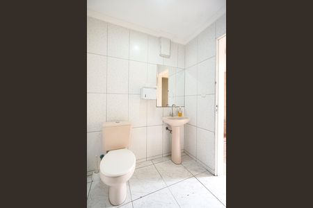 Casa para alugar com 135m², 2 quartos e 2 vagasBanheiro de serviço