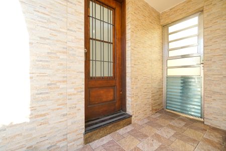 Casa para alugar com 135m², 2 quartos e 2 vagasHall de entrada