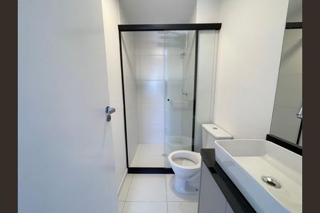 Banheiro de apartamento para alugar com 1 quarto, 31m² em Butantã, São Paulo