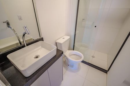 Banheiro de apartamento para alugar com 1 quarto, 31m² em Butantã, São Paulo