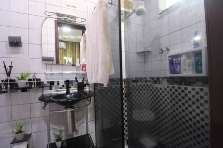 Casa de condomínio à venda com 340m², 5 quartos e 2 vagasBanheiro da suíte 2/3