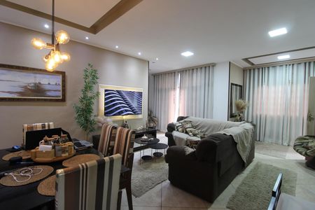 Casa de condomínio à venda com 340m², 5 quartos e 2 vagasSala