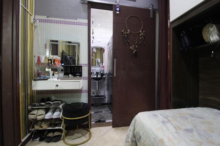 Casa de condomínio à venda com 340m², 5 quartos e 2 vagasSuíte 3 faz parte da suíte 2