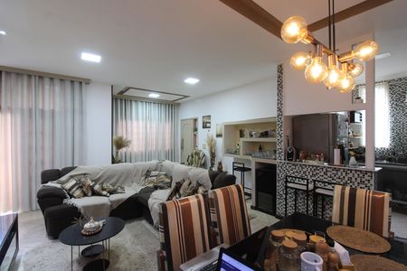 Sala de casa de condomínio à venda com 5 quartos, 340m² em Tanque, Rio de Janeiro
