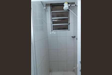 Banheiro de kitnet/studio para alugar com 1 quarto, 22m² em Água Branca, São Paulo
