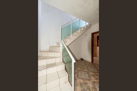Casa para alugar com 170m², 4 quartos e 2 vagas Casa para alugar com 170m², 4 quartos e 2 vagasCorredor
