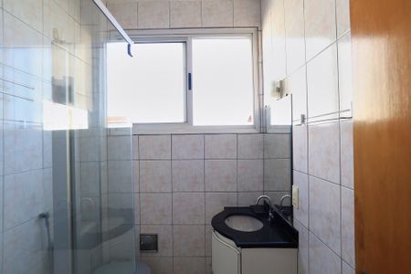 Apartamento à venda com 82m², 2 quartos e 1 vaga Apartamento à venda com 82m², 2 quartos e 1 vagaBanheiro