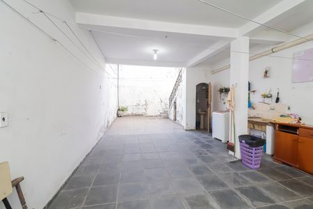 Casa à venda com 1504m², 4 quartos e 2 vagasCasa 1 - Área de Serviço / Quintal