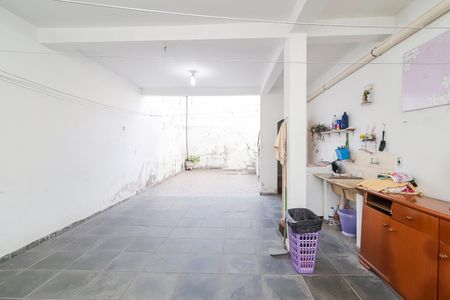 Casa à venda com 1504m², 4 quartos e 2 vagasCasa 1 - Área de Serviço / Quintal