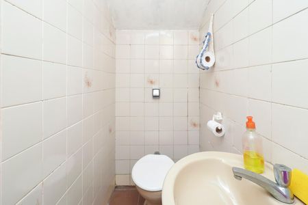 Casa à venda com 1504m², 4 quartos e 2 vagasCasa 1 - Banheiro de Serviço