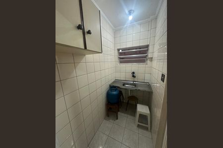 Cozinha de apartamento para alugar com 1 quarto, 29m² em Centro, São Vicente