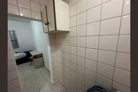 Cozinha de apartamento para alugar com 1 quarto, 29m² em Centro, São Vicente