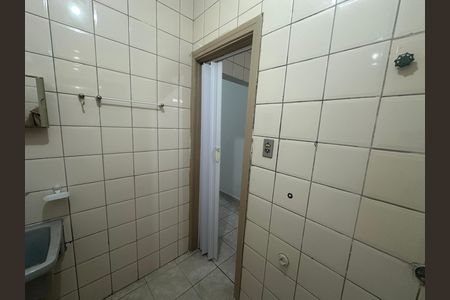 Banheiro de apartamento para alugar com 1 quarto, 29m² em Centro, São Vicente