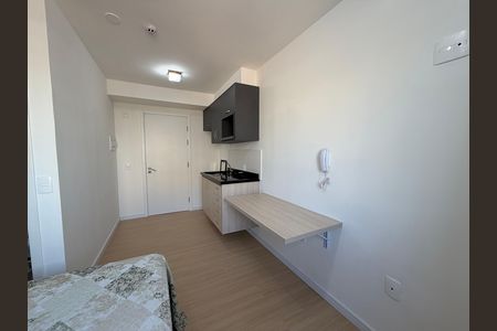 Cozinha de kitnet/studio para alugar com 1 quarto, 18m² em Ferreira, São Paulo