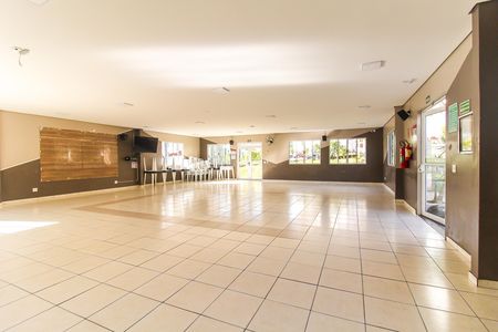 Apartamento para alugar com 42m², 2 quartos e 1 vaga Apartamento para alugar com 42m², 2 quartos e 1 vagaÁrea comum - Salão de festas