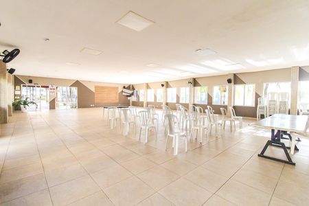Apartamento para alugar com 42m², 2 quartos e 1 vaga Apartamento para alugar com 42m², 2 quartos e 1 vagaÁrea comum - Salão de festas 2