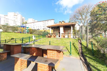 Apartamento para alugar com 42m², 2 quartos e 1 vaga Apartamento para alugar com 42m², 2 quartos e 1 vagaÁreas comuns - Churrasqueiras