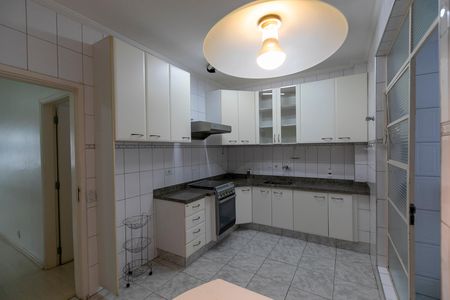COZINHA de apartamento para alugar com 3 quartos, 100m² em Cambuí, Campinas