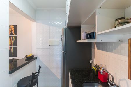Cozinha de apartamento para alugar com 2 quartos, 45m² em Vila Mogilar, Mogi das Cruzes