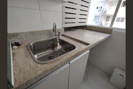 Apartamento para alugar com 70m², 3 quartos e 1 vagaÁrea de Serviço