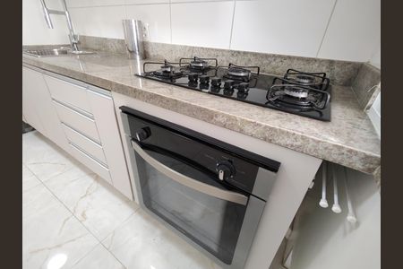 Cozinha - Armários de apartamento para alugar com 3 quartos, 70m² em Gardênia Azul, Rio de Janeiro
