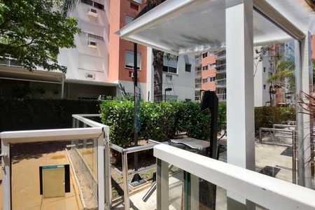 Apartamento para alugar com 70m², 3 quartos e 1 vagaÁrea comum - Piscina