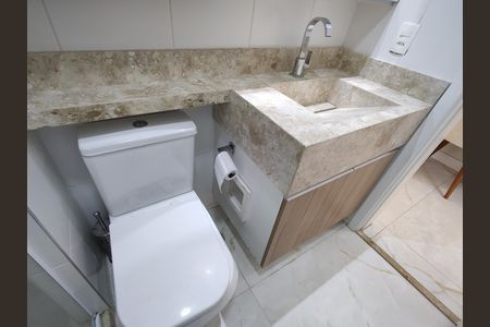 Banheiro Social de apartamento para alugar com 3 quartos, 70m² em Gardênia Azul, Rio de Janeiro
