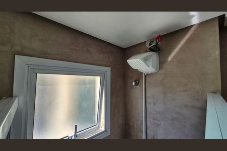Apartamento à venda com 85m², 2 quartos e 2 vagasBanheiro da suíte 