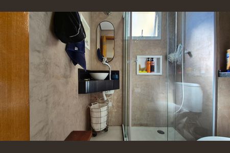Apartamento à venda com 85m², 2 quartos e 2 vagasBanheiro da suíte 