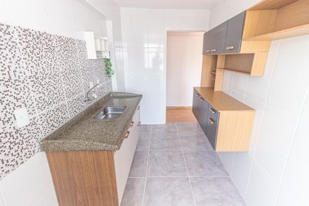 Apartamento à venda com 58m², 2 quartos e 1 vaga Apartamento à venda com 58m², 2 quartos e 1 vagaCozinha e Área de Serviço
