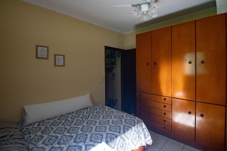 Casa para alugar com 160m², 4 quartos e 2 vagas Casa para alugar com 160m², 4 quartos e 2 vagasQuarto 1