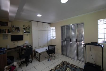 Casa para alugar com 160m², 4 quartos e 2 vagas Casa para alugar com 160m², 4 quartos e 2 vagasQuarto 2