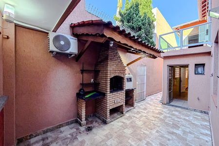 Casa à venda com 253m², 3 quartos e sem vagaÁrea externa