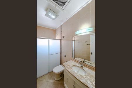Casa à venda com 253m², 3 quartos e sem vagaBanheiro