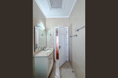 Casa à venda com 253m², 3 quartos e sem vagaBanheiro