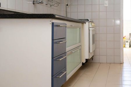 Cozinha de apartamento para alugar com 2 quartos, 71m² em Vila Fatima, São Paulo