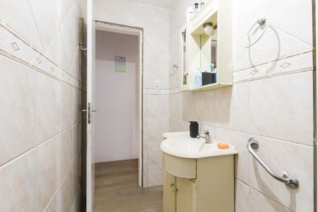 Banheiro de apartamento à venda com 3 quartos, 55m² em Centro, Canoas