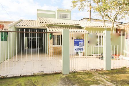 Fachada de casa à venda com 2 quartos, 149m² em Niterói, Canoas