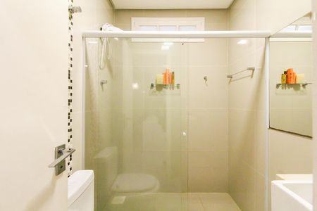 Banheiro de casa à venda com 2 quartos, 149m² em Niterói, Canoas
