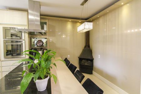 Cozinha de casa à venda com 2 quartos, 149m² em Niterói, Canoas