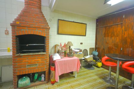 Casa para alugar com 182m², 2 quartos e 1 vagaÁrea de Serviço/churrasqueira 