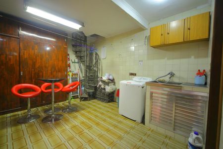 Casa para alugar com 182m², 2 quartos e 1 vagaÁrea de Serviço